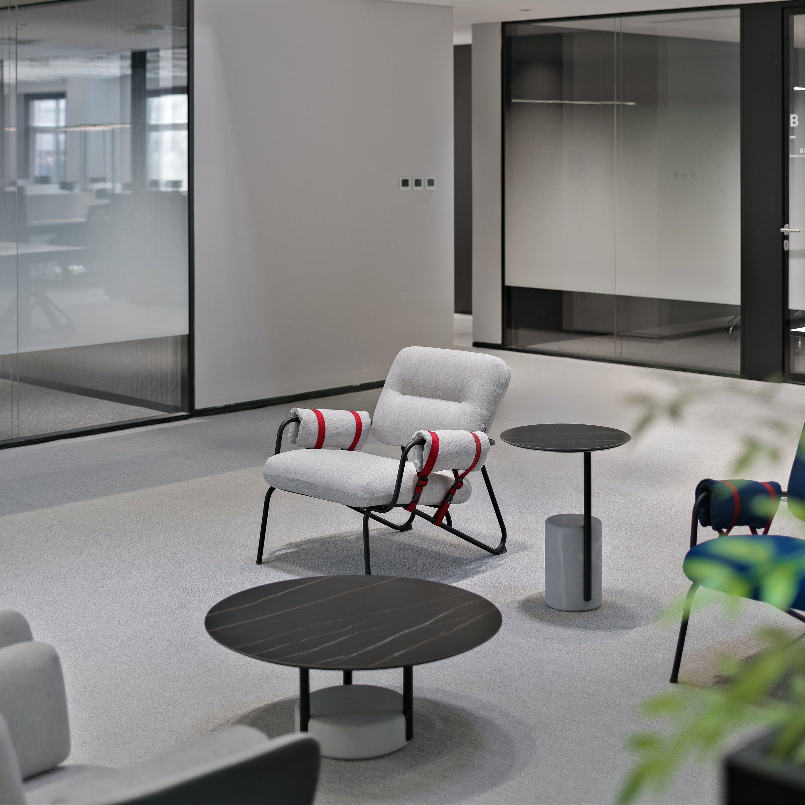 Lounge & Armchairs