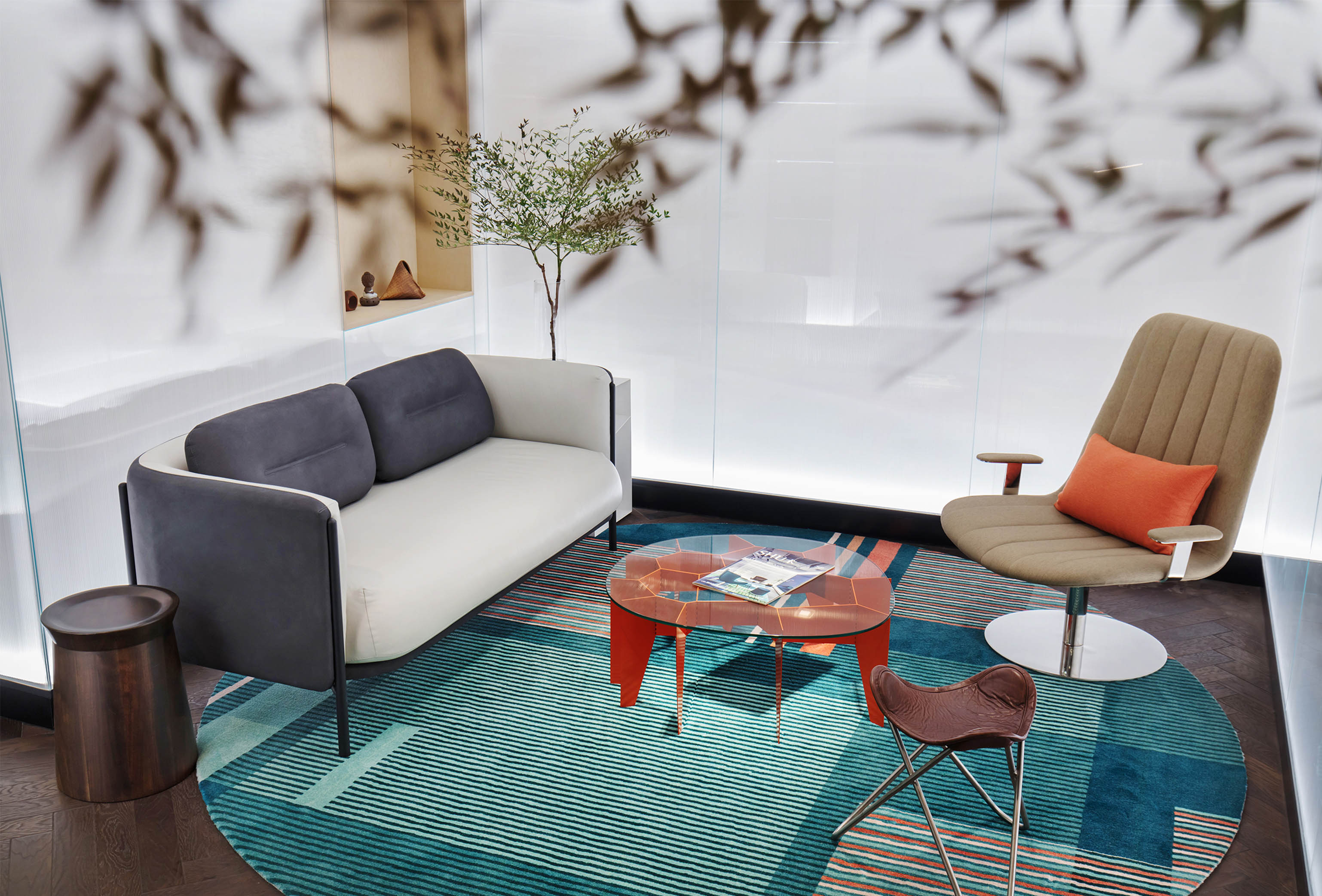 Panache Sofa by Matsu — a refined blend of timeless design and contemporary sophistication. Inspired by the graceful lightness of feathers and crafted with meticulous attention to detail