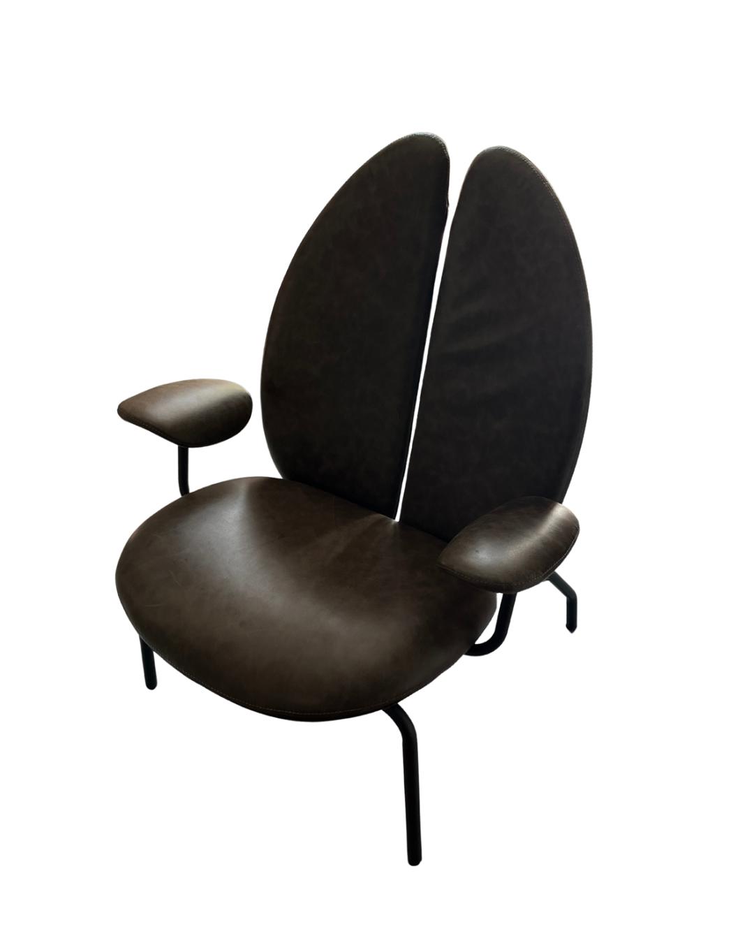 Nomad Coffe Lounge Chair KVN Design Nomadic Series by Matsu Design Furniture in unique Yak Leather. Einzigartiges Yak Leder findet verwendung in der Nomadic Collection von KVN Design und Matsu. Das Design ist von Joeri Reynaert